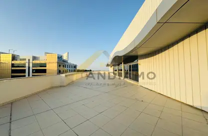 Penthouse - 5 Bedrooms - 6 Bathrooms for rent in Khalifa Park - Eastern Road - Abu Dhabi