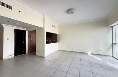 Apartment - Studio - 1 Bathroom for rent in Lake Shore Tower - JLT Cluster Y - Jumeirah Lake Towers - Dubai