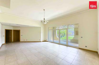 Apartment - 2 Bedrooms - 4 Bathrooms for rent in Al Habool - Shoreline Apartments - Palm Jumeirah - Dubai