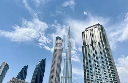 شقة - 2 غرف نوم - 2 حمامات للايجار في برج التاج - دبي وسط المدينة - دبي