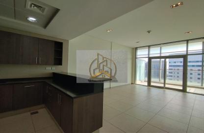 Apartment - 2 Bedrooms - 4 Bathrooms for rent in Guardian Towers - Danet Abu Dhabi - Abu Dhabi