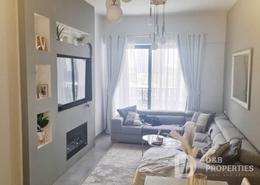 صورةغرفة المعيشة لـ: شقة - 2 غرف نوم - 3 حمامات للبيع في لوكي 1 ريزيدينس - قرية الجميرا سركل - دبي, صورة 1