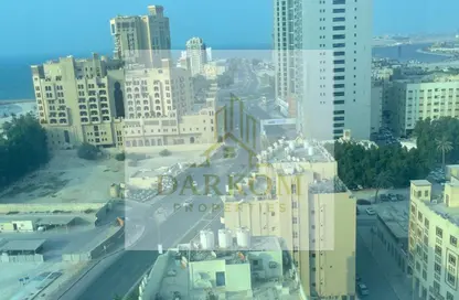 شقة - 3 غرف نوم - 3 حمامات للايجار في برج الكورنيش - طريق كورنيش عجمان - عجمان