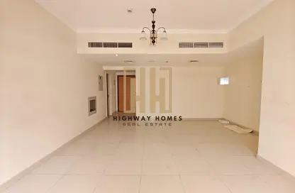 Apartment - 3 Bedrooms - 3 Bathrooms for rent in Muwaileh 3 Building - Muwaileh - Sharjah