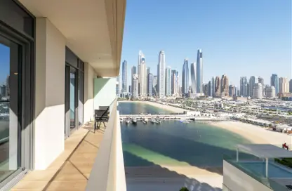 Apartment - 1 Bedroom - 1 Bathroom for sale in Marina Vista - EMAAR Beachfront - Dubai Harbour - Dubai