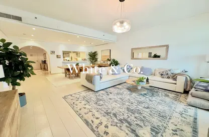 Apartment - 2 Bedrooms - 3 Bathrooms for rent in Al Msalli - Shoreline Apartments - Palm Jumeirah - Dubai