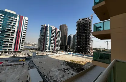 شقة - 2 غرف نوم - 2 حمامات للايجار في مساكن النخبة رقم 1 - مساكن النخبة الرياضية - مدينة دبي الرياضية - دبي