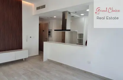 شقة - غرفة نوم - 2 حمامات للبيع في ذا ايست كريست - ديستريكت 17 - قرية الجميرا سركل - دبي شقة - غرفة نوم - 2 حمامات للبيع في ذا ايست كريست - ديستريكت 17 - قرية الجميرا سركل - دبي