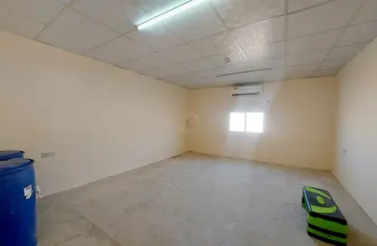 Labor Camp - Studio - 1 Bathroom for rent in Wadi AL AIN 1 - Al Noud - Al Ain