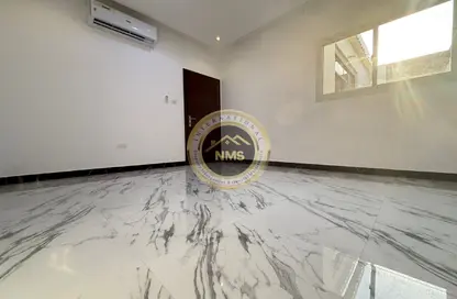 Apartment - 2 Bedrooms - 2 Bathrooms for rent in Rawdhat - Airport Road - Abu Dhabi