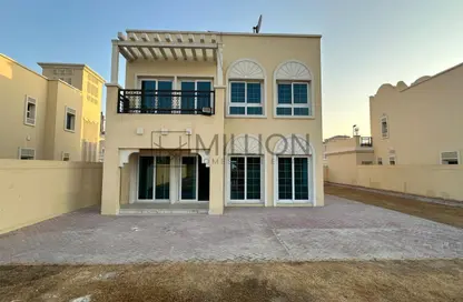 فيلا - 2 غرف نوم - 3 حمامات للايجار في فلل النخيل - قرية الجميرا سركل - دبي