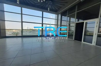 Show Room - Studio - 4 Bathrooms for rent in Corniche Road - Abu Dhabi
