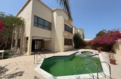 Villa - 4 Bedrooms - 5 Bathrooms for rent in Umm Suqeim 3 - Umm Suqeim - Dubai