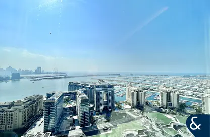 Apartment - 1 Bedroom - 2 Bathrooms for rent in The Palm Tower - Palm Jumeirah - Dubai