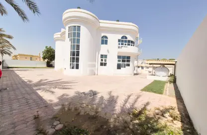 Villa - 5 Bedrooms - 6 Bathrooms for rent in Al Manara - Dubai