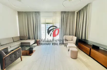 شقة - غرفة نوم - 2 حمامات للايجار في عزيزي عالية - الجداف - دبي