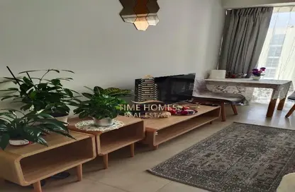 Living Room image for: Apartment - 1 Bathroom for rent in Azizi Farishta - Al Furjan - Dubai, Image 1