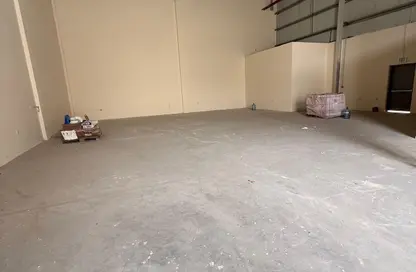 Warehouse - Studio - 1 Bathroom for rent in Umm Al Thuoob - Umm Al Quwain