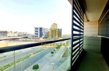 Balcony image for: Apartment - 1 Bedroom - 2 Bathrooms for rent in Canal View Building - Al Raha Beach - Abu Dhabi, Image 1