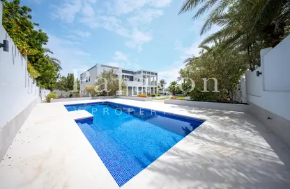 Villa - 5 Bedrooms - 7 Bathrooms for rent in Signature Villas - Emirates Hills - Dubai