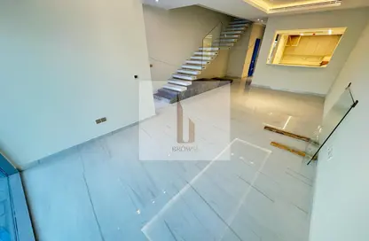 Empty Room image for: Villa - 4 Bedrooms - 4 Bathrooms for rent in Jumeirah 1 Villas - Jumeirah 1 - Jumeirah - Dubai, Image 1