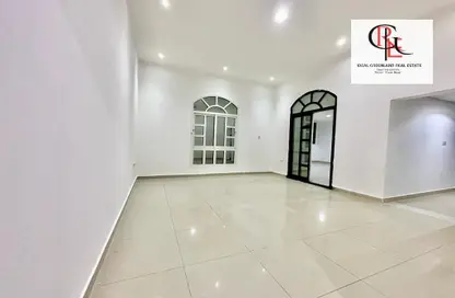 Empty Room image for: Apartment - 1 Bathroom for rent in Abu Dhabi Marina - Al Bateen - Abu Dhabi, Image 1