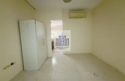 Apartment - Studio - 1 Bathroom for rent in Fire Station Road - Muwaileh - Sharjah