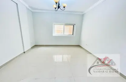 شقة - غرفة نوم - 2 حمامات للايجار في تجارية مويلح - الشارقة