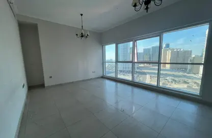 Apartment - 2 Bedrooms - 2 Bathrooms for rent in Al Khan Corniche - Al Khan - Sharjah