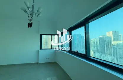شقة - غرفة نوم - 2 حمامات للايجار في التعاون - الشارقة