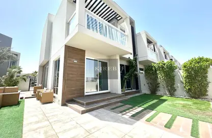 Villa - 4 Bedrooms - 4 Bathrooms for rent in Royal Park - Jumeirah Park - Dubai