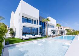 Pool image for: Villa - 4 bedrooms - 6 bathrooms for sale in Signature Villas Frond C - Signature Villas - Palm Jumeirah - Dubai, Image 1