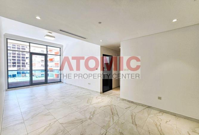 Prime Location l Close Kitchen l Laundry Room