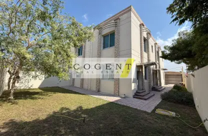 Villa - 5 Bedrooms - 6 Bathrooms for rent in Umm Suqeim 2 - Umm Suqeim - Dubai