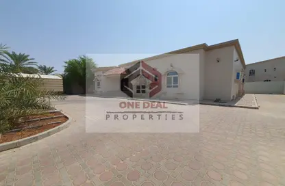 Outdoor House image for: Villa - 5 Bedrooms - 7 Bathrooms for rent in Zakher - Al Ain, Image 1