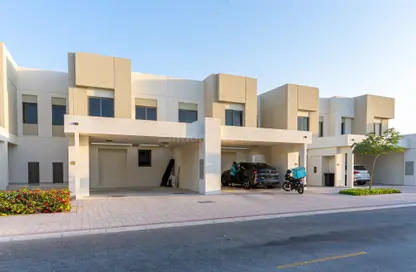 Townhouse - 3 Bedrooms - 3 Bathrooms for rent in Noor Townhouses - Town Square - Dubai
