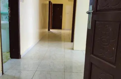 Apartment - 5 Bedrooms - 4 Bathrooms for rent in Downtown Fujairah - Fujairah
