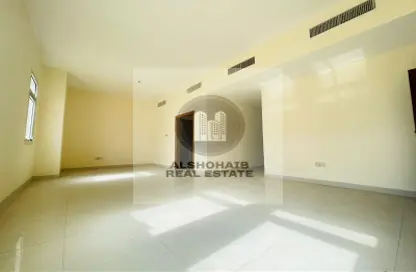 Apartment - 3 Bedrooms - 4 Bathrooms for rent in Al Muroor Tower - Muroor Area - Abu Dhabi