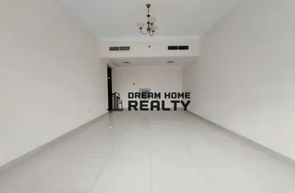 شقة - 2 غرف نوم - 3 حمامات للايجار في برج هند - شارع التعاون - التعاون - الشارقة