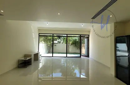 Villa - 3 Bedrooms - 3 Bathrooms for rent in Flora - DAMAC Hills - Dubai