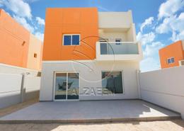 Villa - 2 bedrooms - 4 bathrooms for rent in Manazel Al Reef 2 - Al Samha - Abu Dhabi