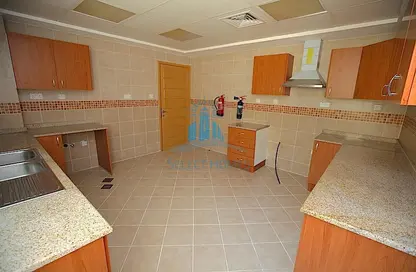 Villa - 4 Bedrooms - 5 Bathrooms for rent in Liwa Oasis compound - Khalifa City - Abu Dhabi
