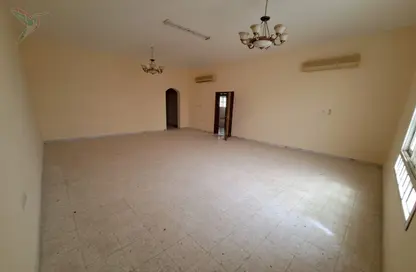 Apartment - 3 Bedrooms - 4 Bathrooms for rent in Al Ameriya - Al Jimi - Al Ain