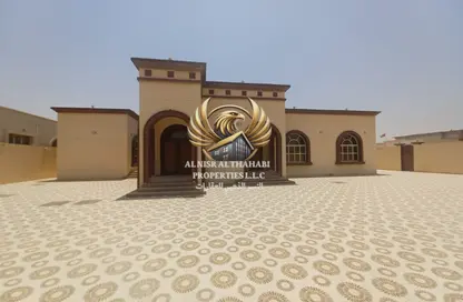 فيلا - 4 غرف نوم - 5 حمامات للايجار في الرفاع - رأس الخيمة