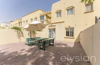 فيلا - 2 غرف نوم - 3 حمامات للايجار في الينابيع 8 - الينابيع - دبي فيلا - 2 غرف نوم - 3 حمامات للايجار في الينابيع 8 - الينابيع - دبي