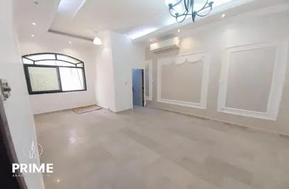 Empty Room image for: Apartment - 1 Bathroom for rent in Muroor Area - Abu Dhabi, Image 1