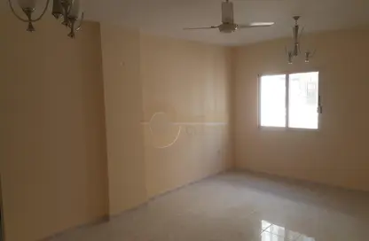 Apartment - 2 Bedrooms - 2 Bathrooms for rent in Shaikh Hamdan Colony - Al Karama - Dubai