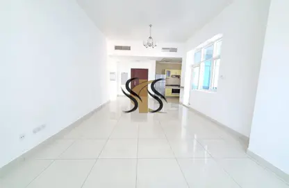 شقة - غرفة نوم - 2 حمامات للايجار في مبنى ميترو - البرشاء 1 - البرشاء - دبي شقة - غرفة نوم - 2 حمامات للايجار في مبنى ميترو - البرشاء 1 - البرشاء - دبي