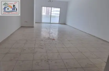 Apartment - 3 Bedrooms - 3 Bathrooms for rent in New Al Taawun Road - Al Taawun - Sharjah