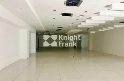 Retail - Studio for rent in Khalidiya Street - Al Khalidiya - Abu Dhabi